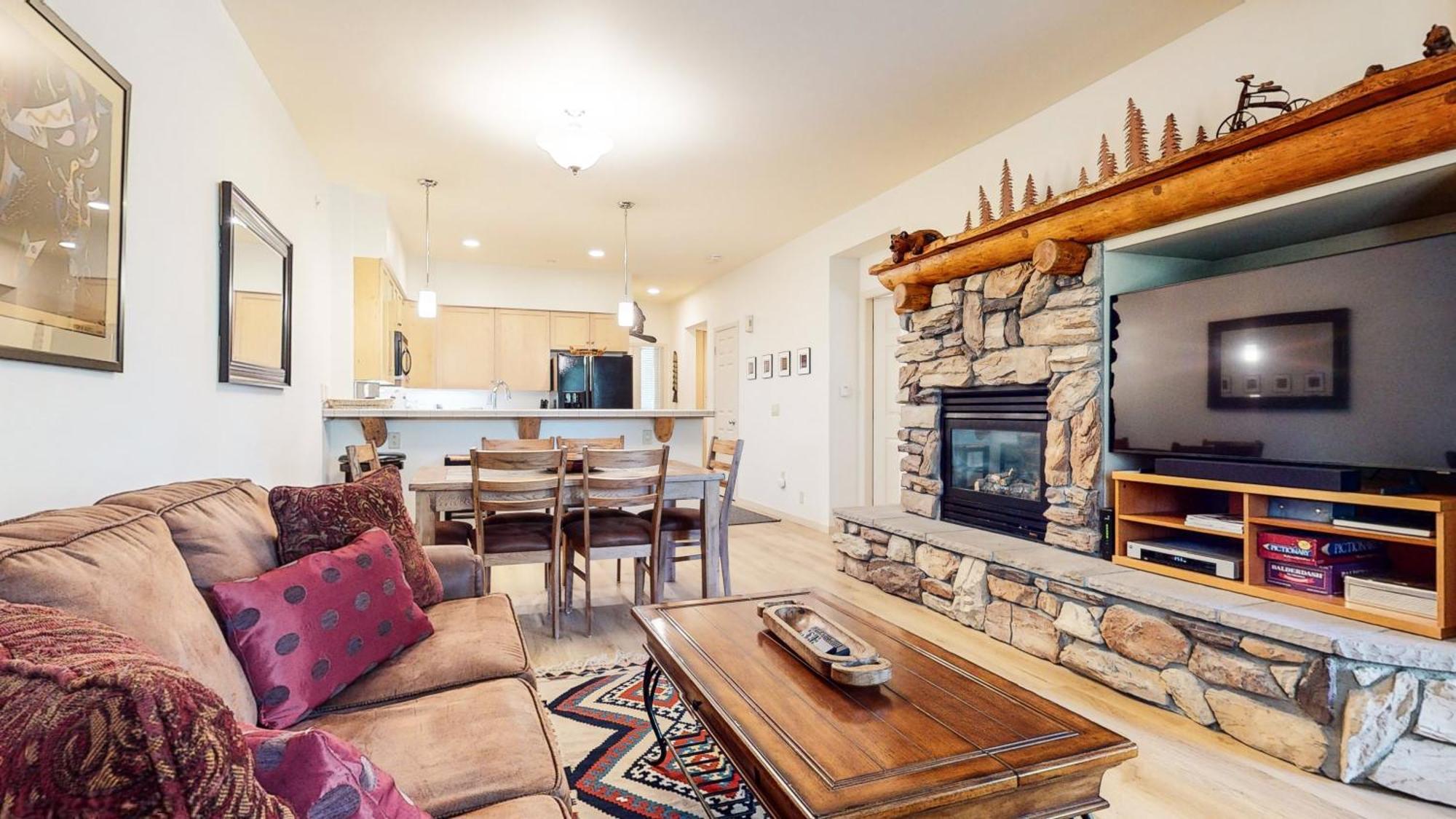 Mammoth Green 118 Located On Sierra Star Golf Course, Private Patio, Summer Pool Condo ماموث لاكيس المظهر الخارجي الصورة